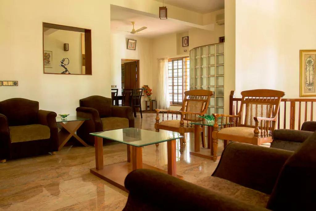 Villa Serena Bengaluru Kültér fotó