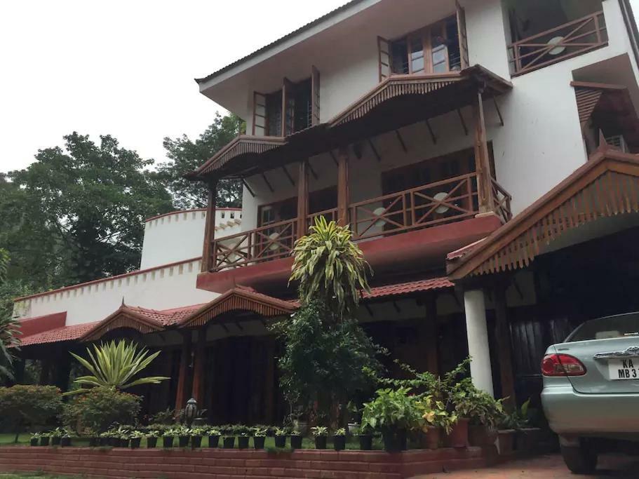 Villa Serena Bengaluru Kültér fotó