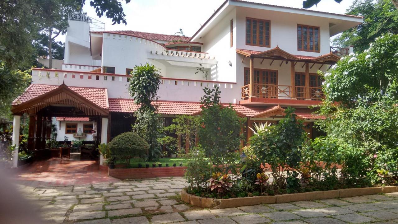 Villa Serena Bengaluru Kültér fotó