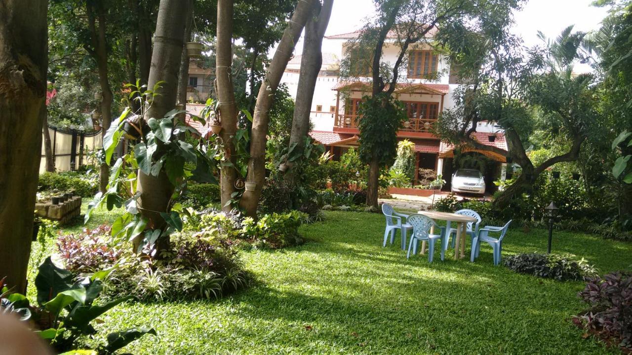 Villa Serena Bengaluru Kültér fotó